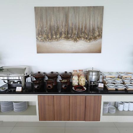 The Azana Hotel Airport Semarang Zewnętrze zdjęcie