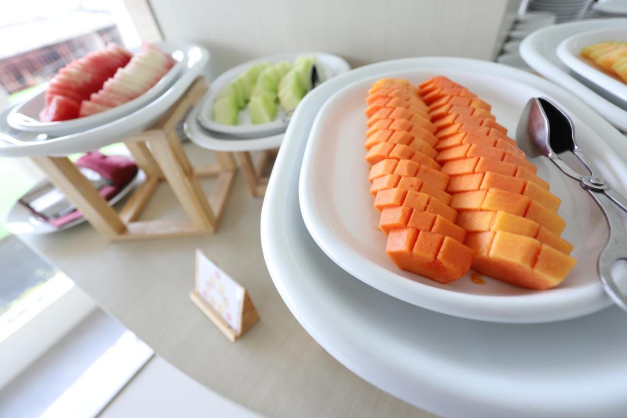 The Azana Hotel Airport Semarang Zewnętrze zdjęcie